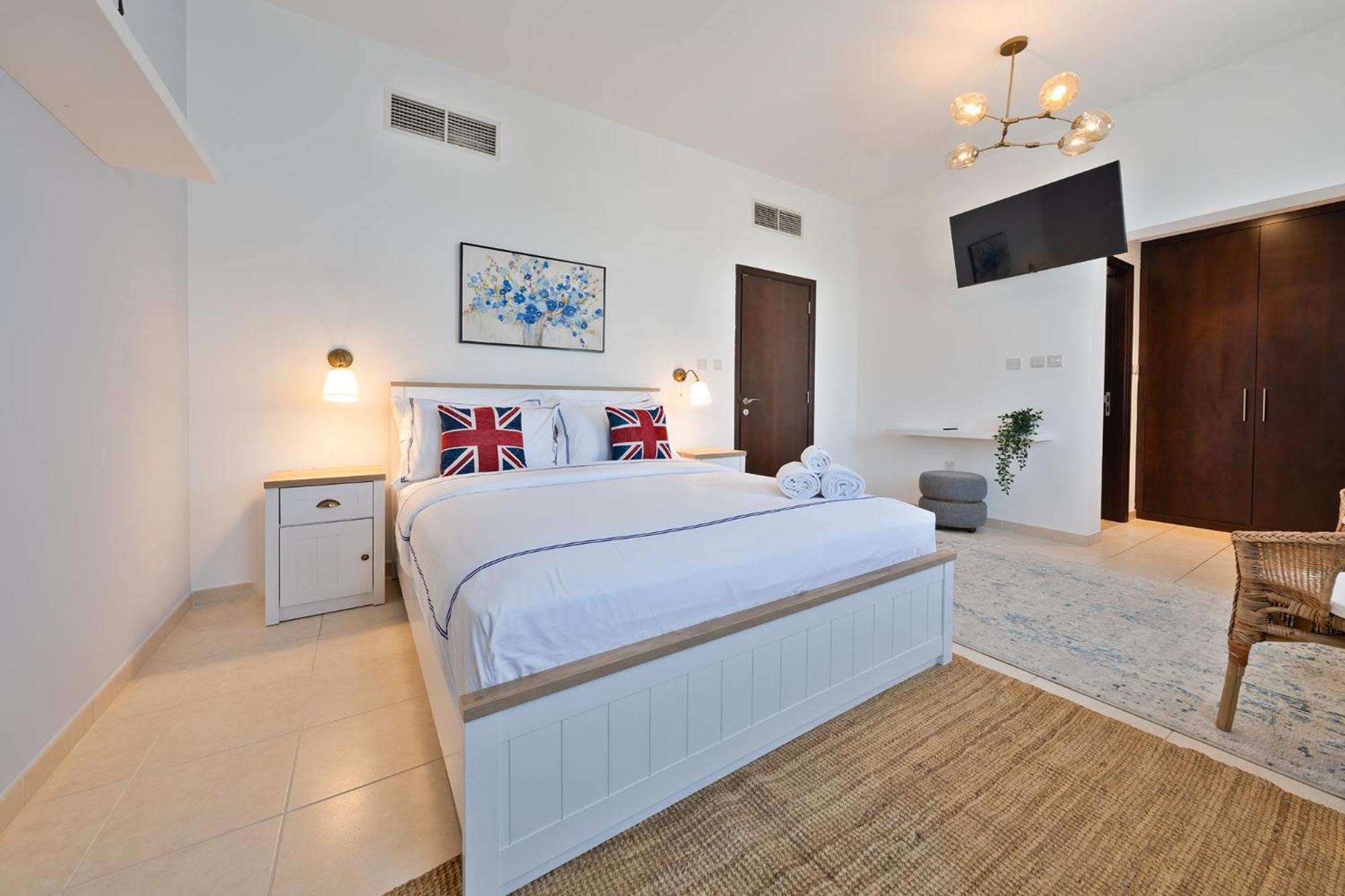 Luxury Escapes - Luxury Short-term 2bhk Maids