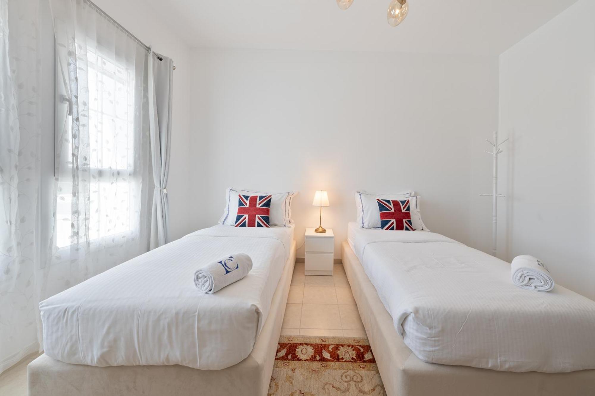 Villa Luxury Escapes - Luxury Short-term 2bhk Maids *