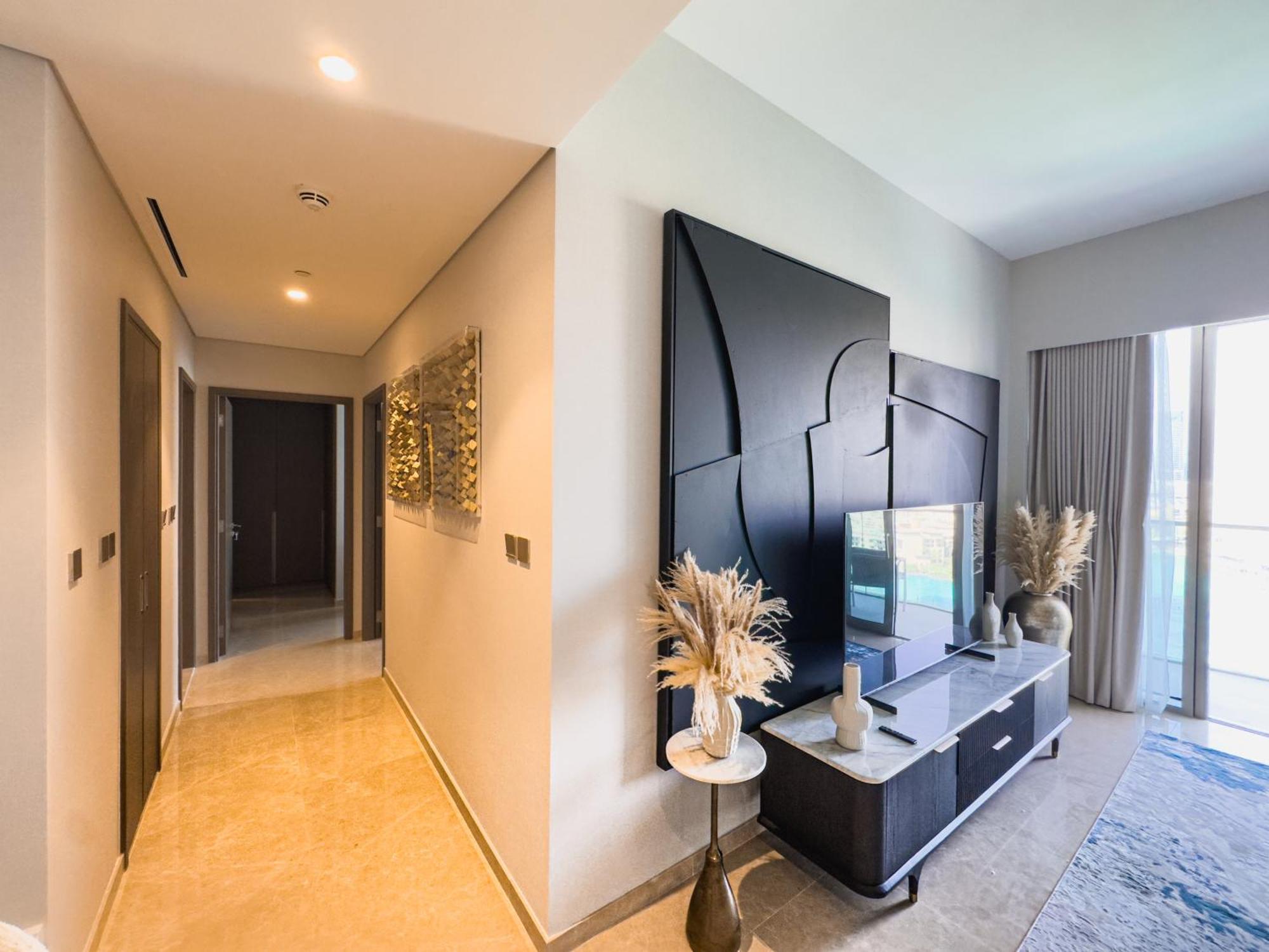 Grande Residences With Burj Khalifa View From 14th Floor For 8-guests * Dubai