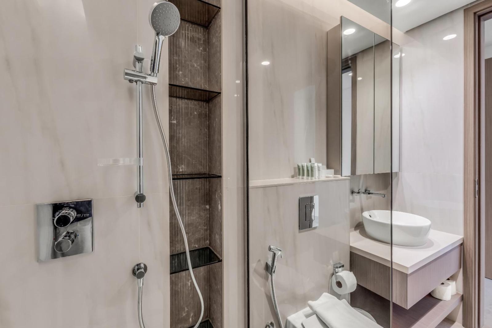 Spectacular Burj Khalifa & Canal View New 2br Apartment *