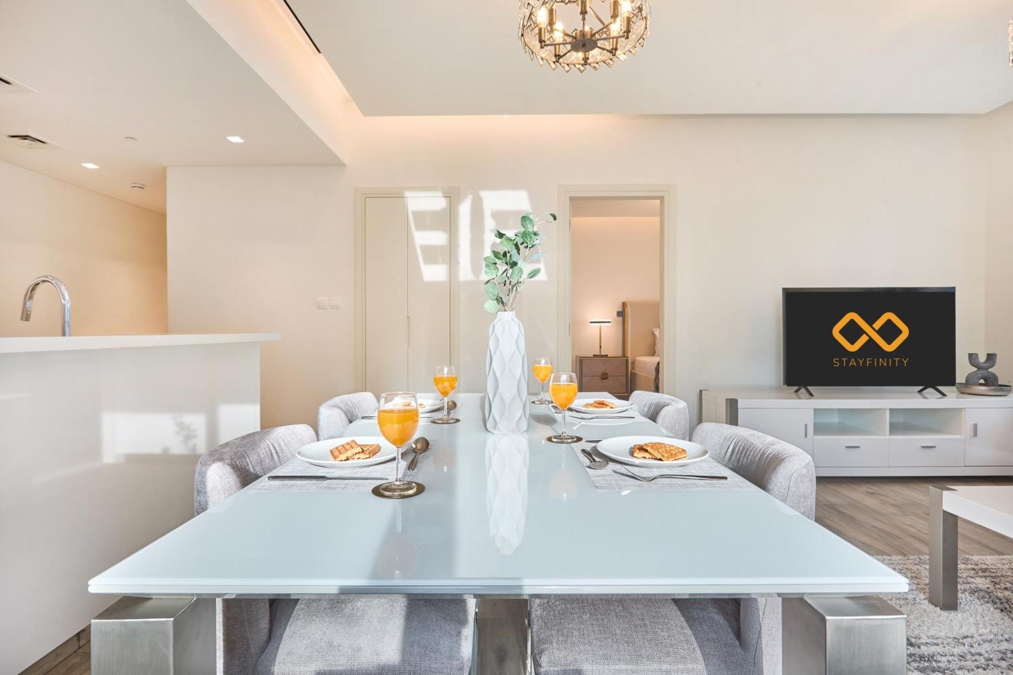 Bright And Modern In Business Bay With Two Balconies, Pool, Gym, Free Parking And Self Check In, Sleeps Up To Four, By Stayfinity *