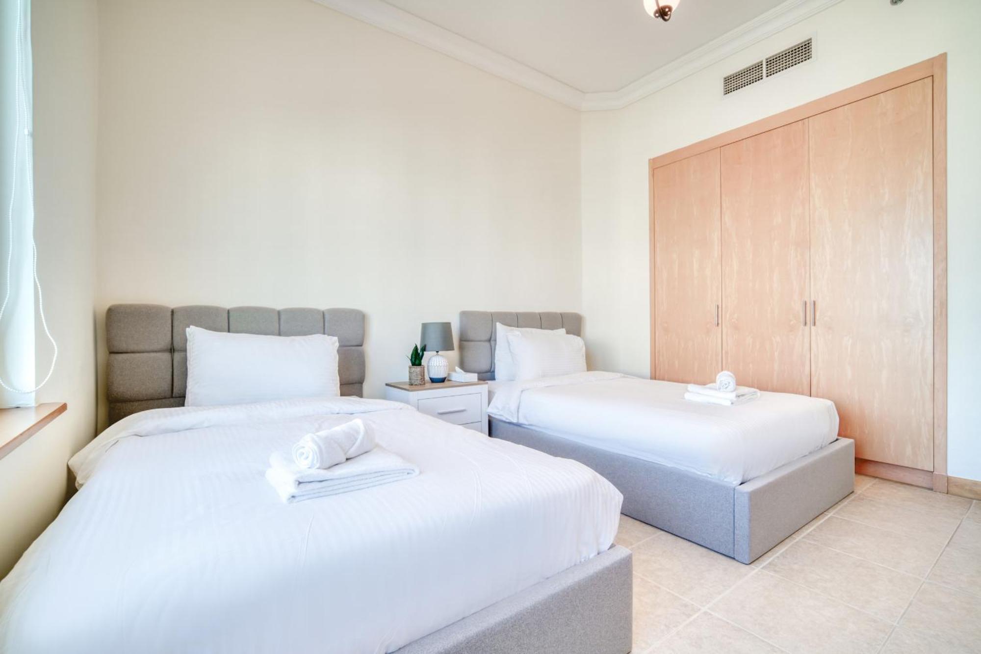 Shoreline 14, Al Hallawi Palm Jumeirah - Mint *