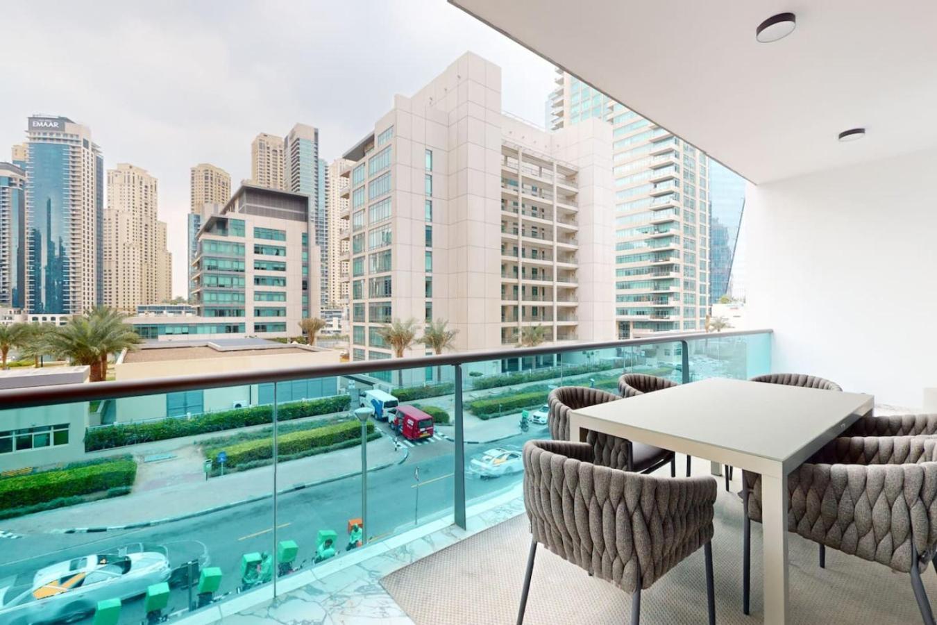Azure - Magnificent Three Bed In Marina Apartment