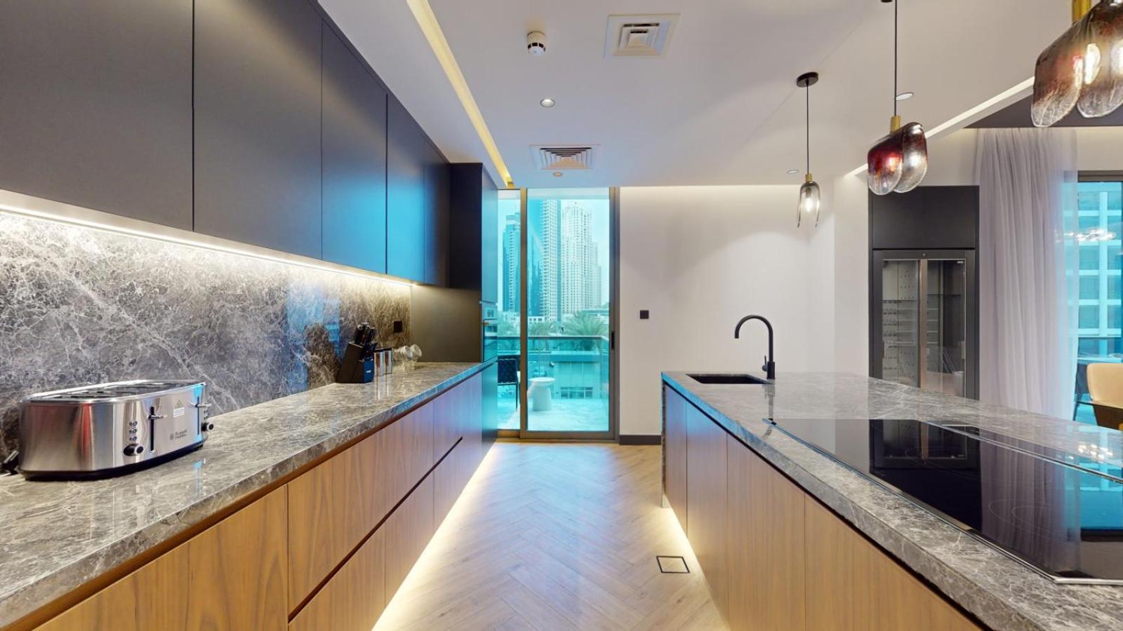 Azure - Magnificent Three Bed In Marina Apartment