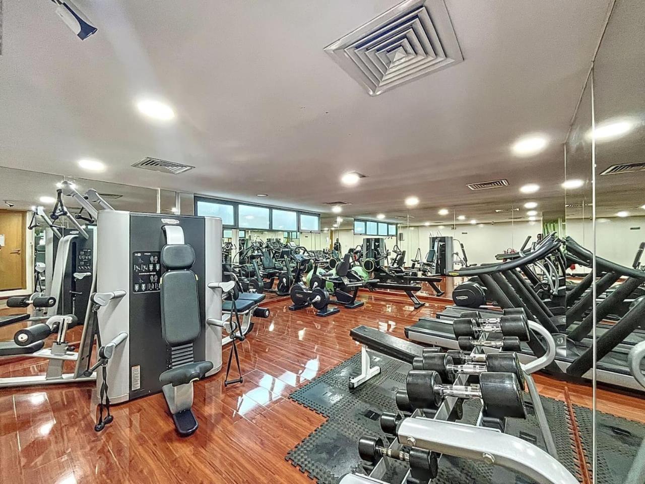 Azure - Magnificent Three Bed In Marina *