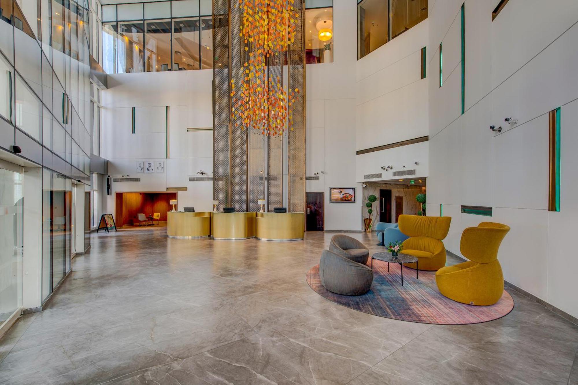 Millennium Downtown - Hotel 4*
