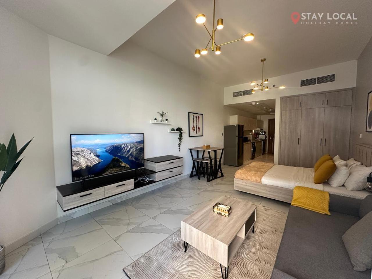 Uptown Getaway Charming With Canal Burj & View * Dubai