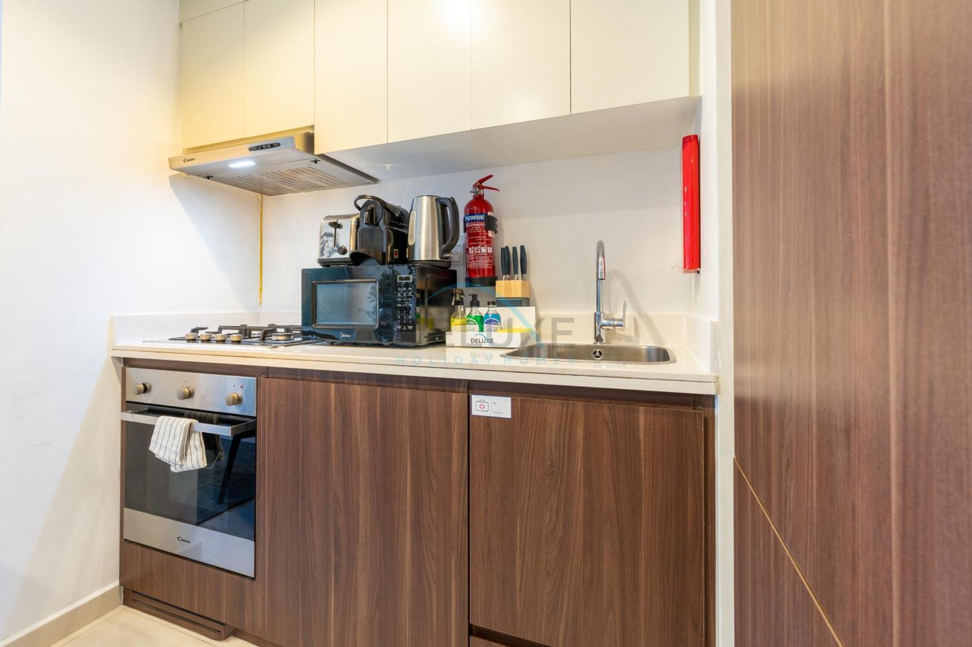 Apartment Canal And Views 1br With Balcony Near Park, Reva Residences, Business Bay By Deluxe Homes Dubai