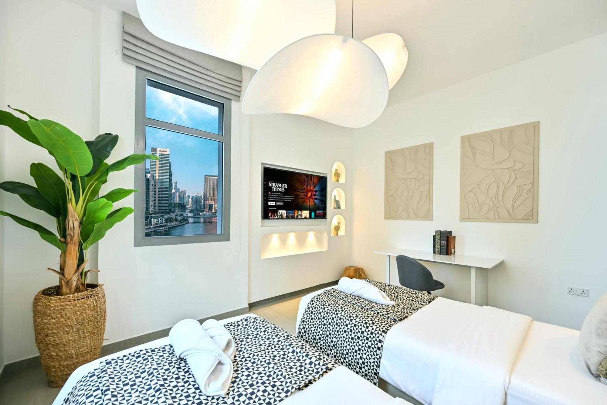 Black & Bold - Aesthetic * Dubai