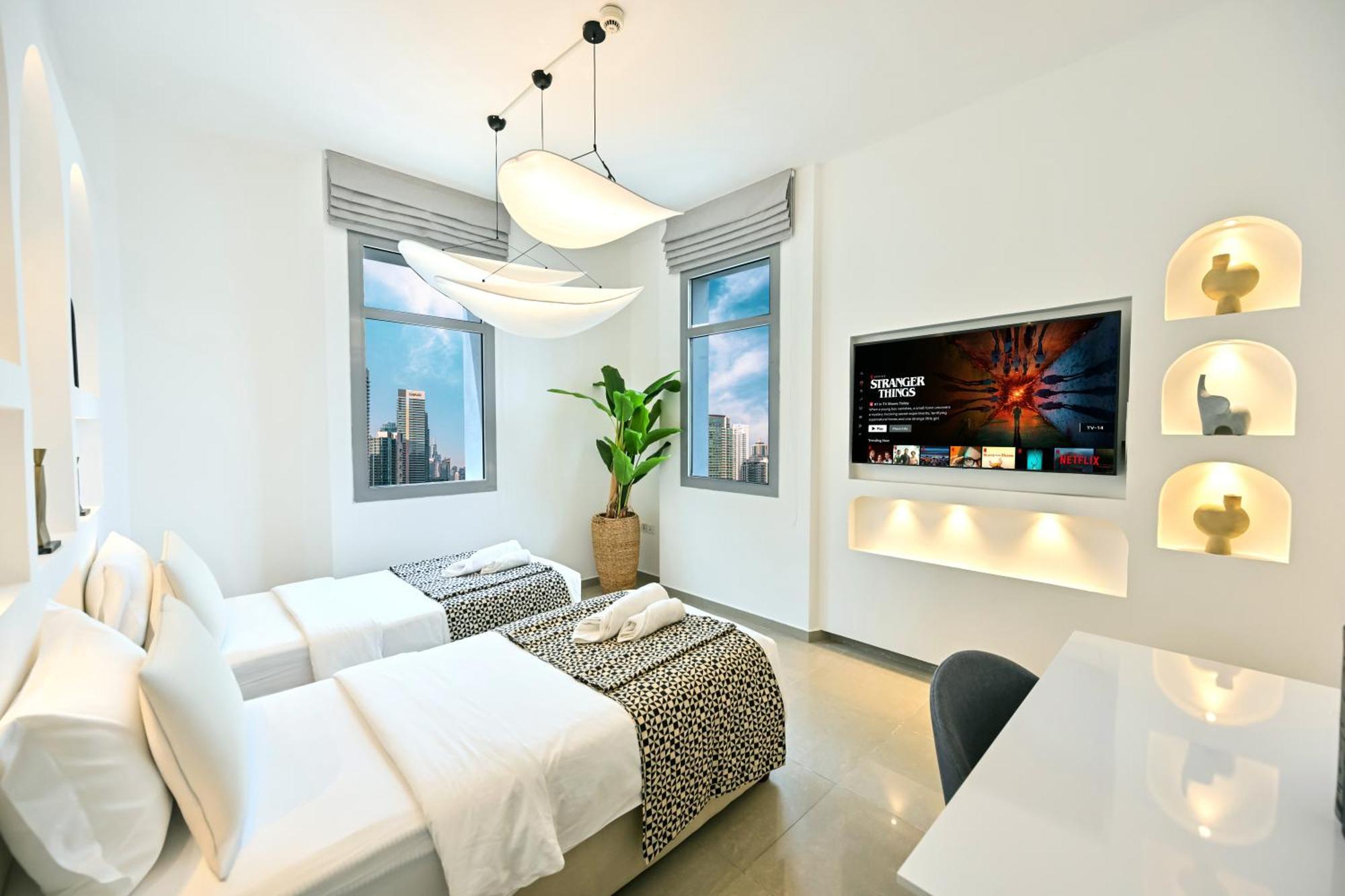 Black & Bold - Aesthetic Apartment Dubai