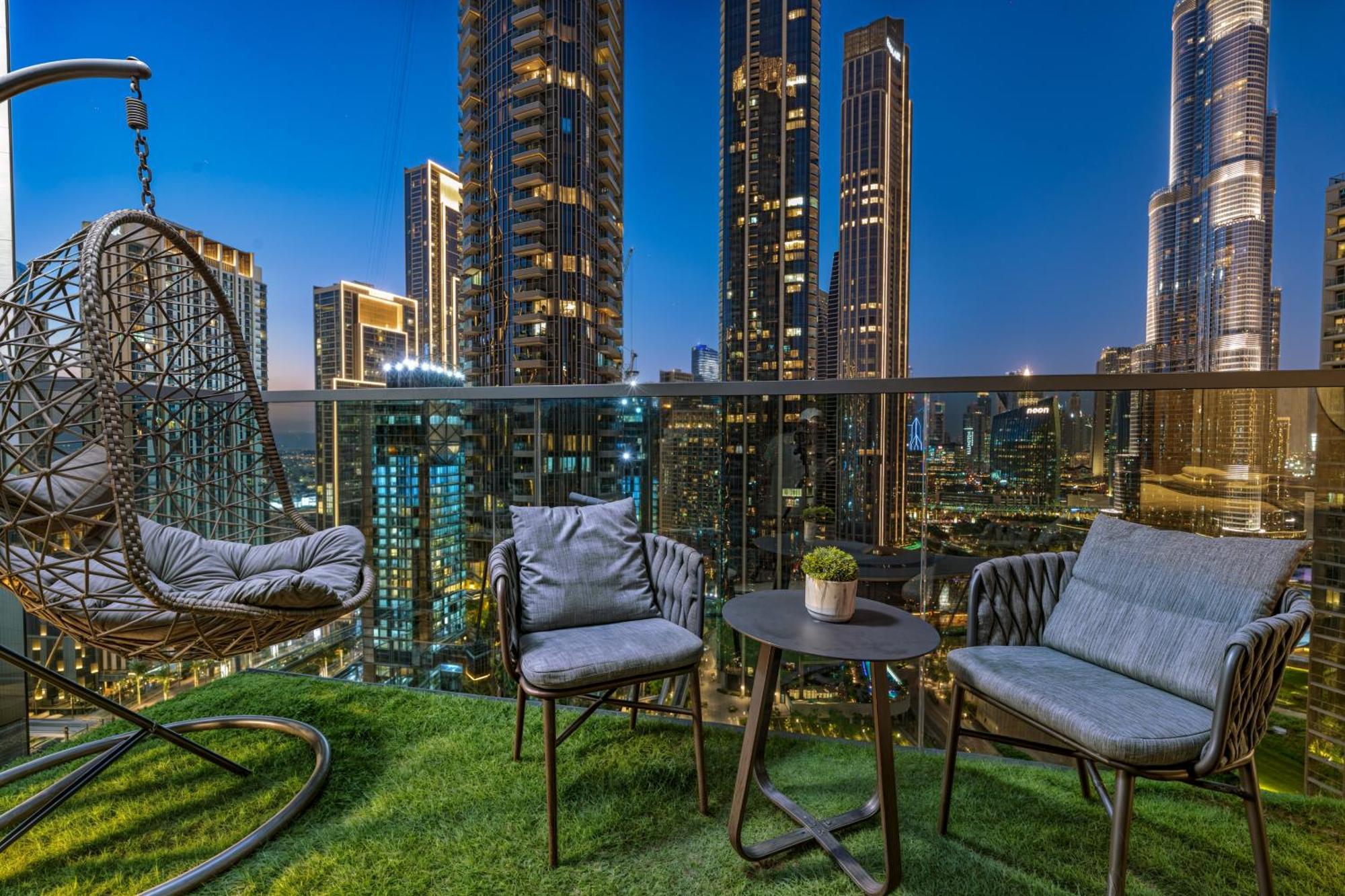Apartment Spacious And Overlooking Burj & Fountains Dubai