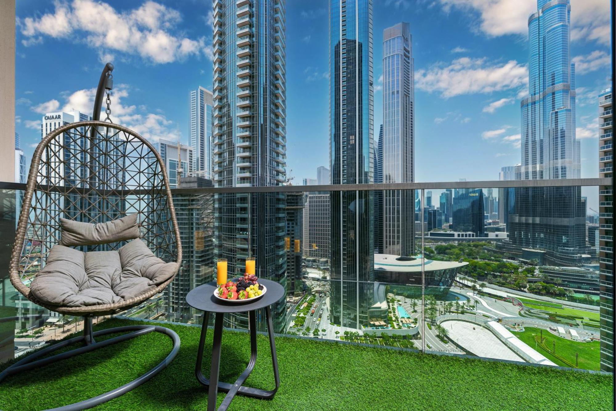 Spacious And Overlooking Burj & Fountains * Dubai