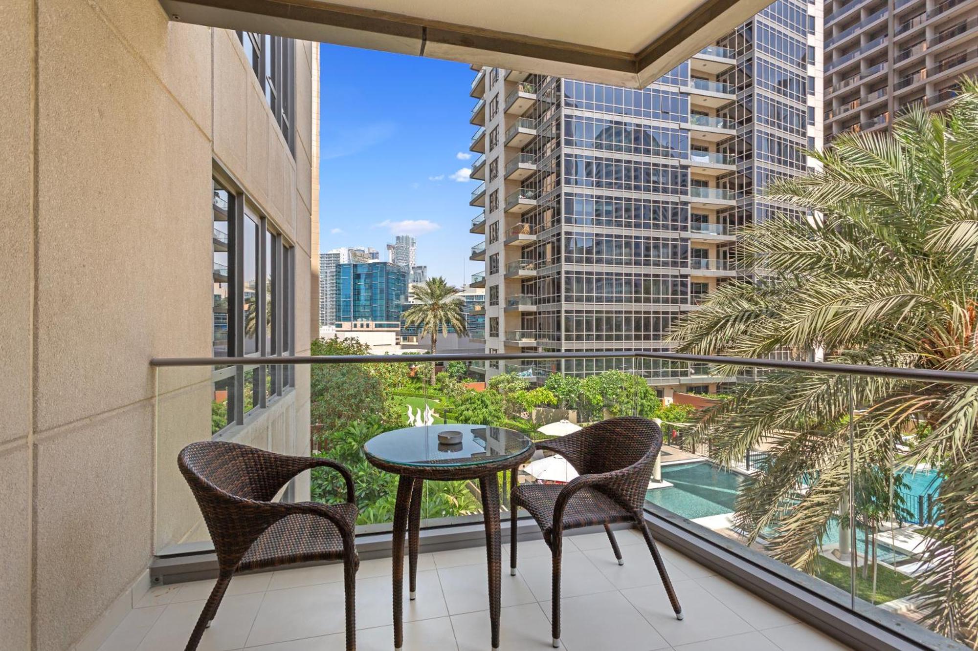 Exceptional 1-bedroom With Pool View In Downtown Apartment Dubai