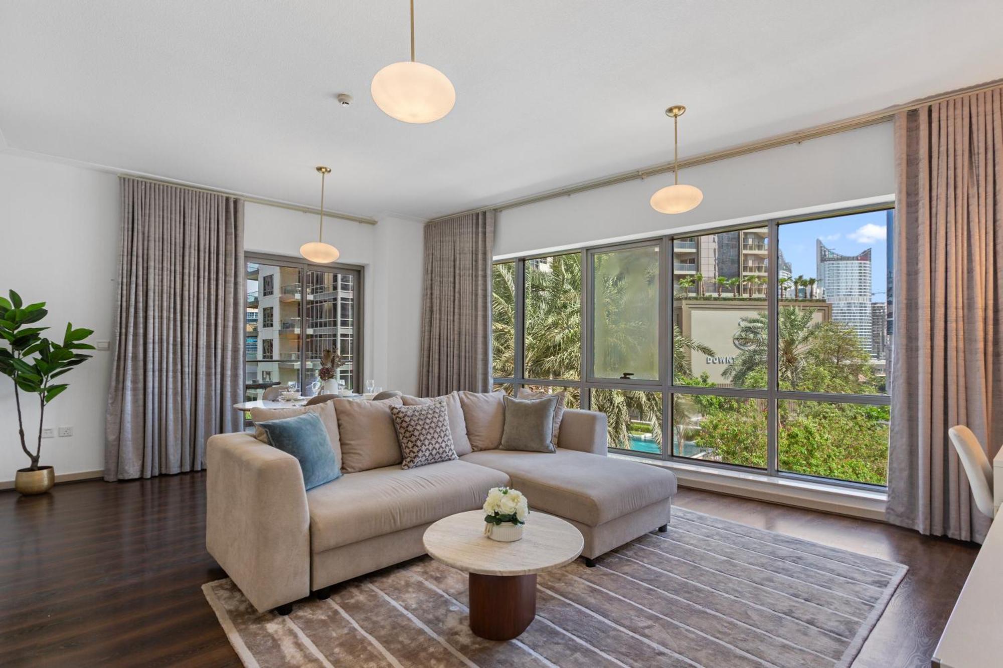 Exceptional 1-bedroom With Pool View In Downtown *