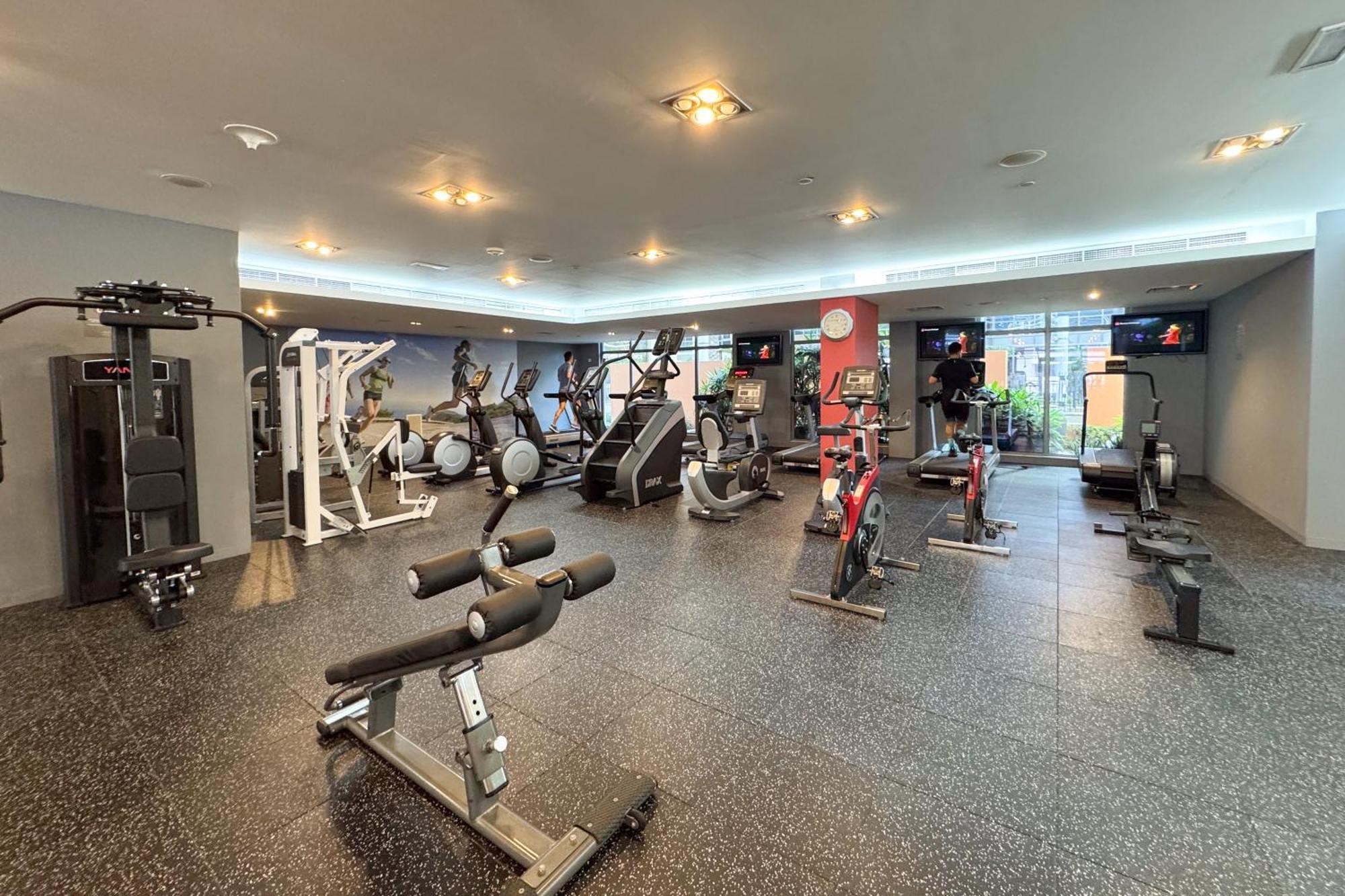 Exceptional 1-bedroom With Pool View In Downtown Apartment