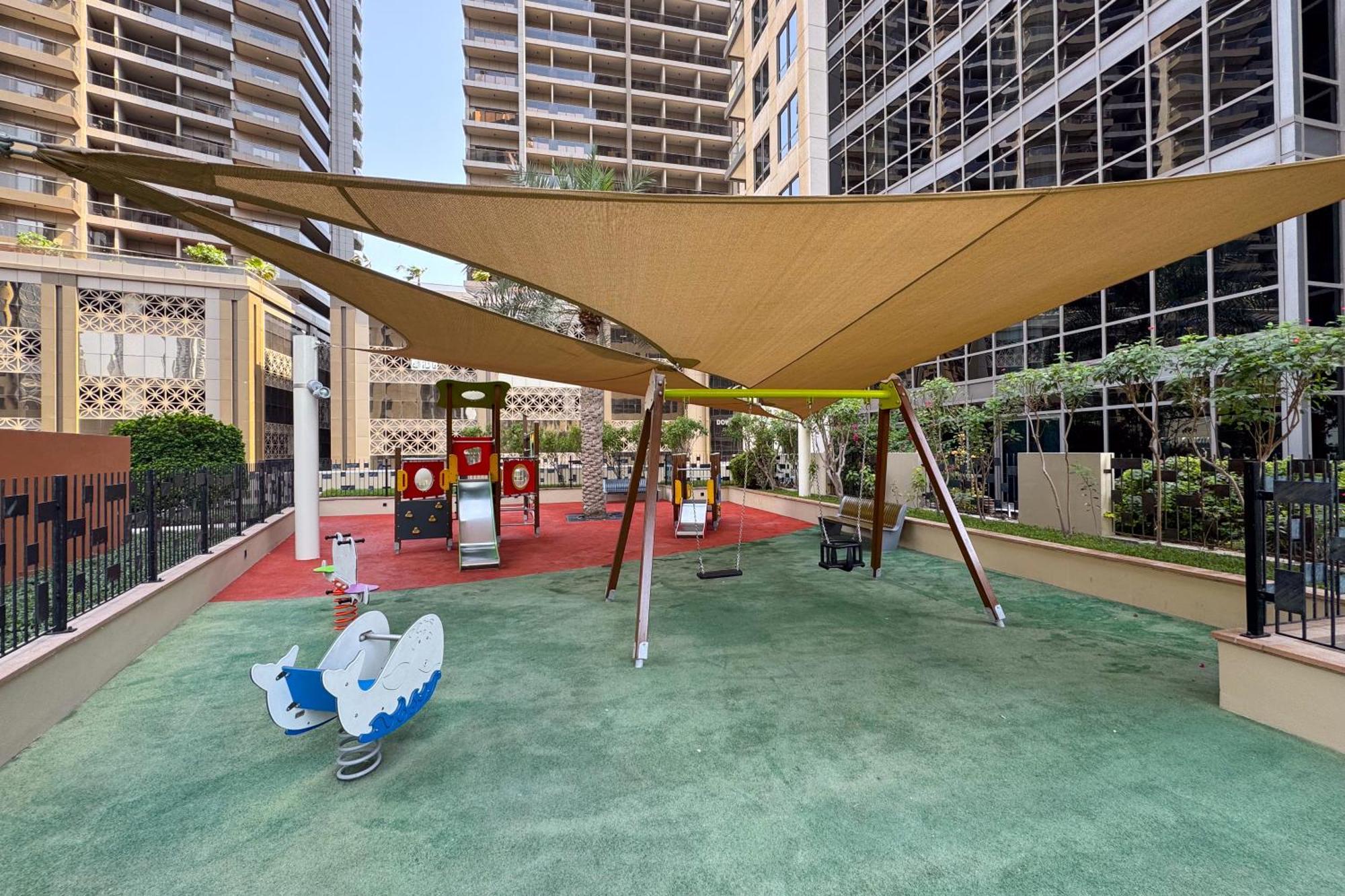 Exceptional 1-bedroom With Pool View In Downtown Apartment *