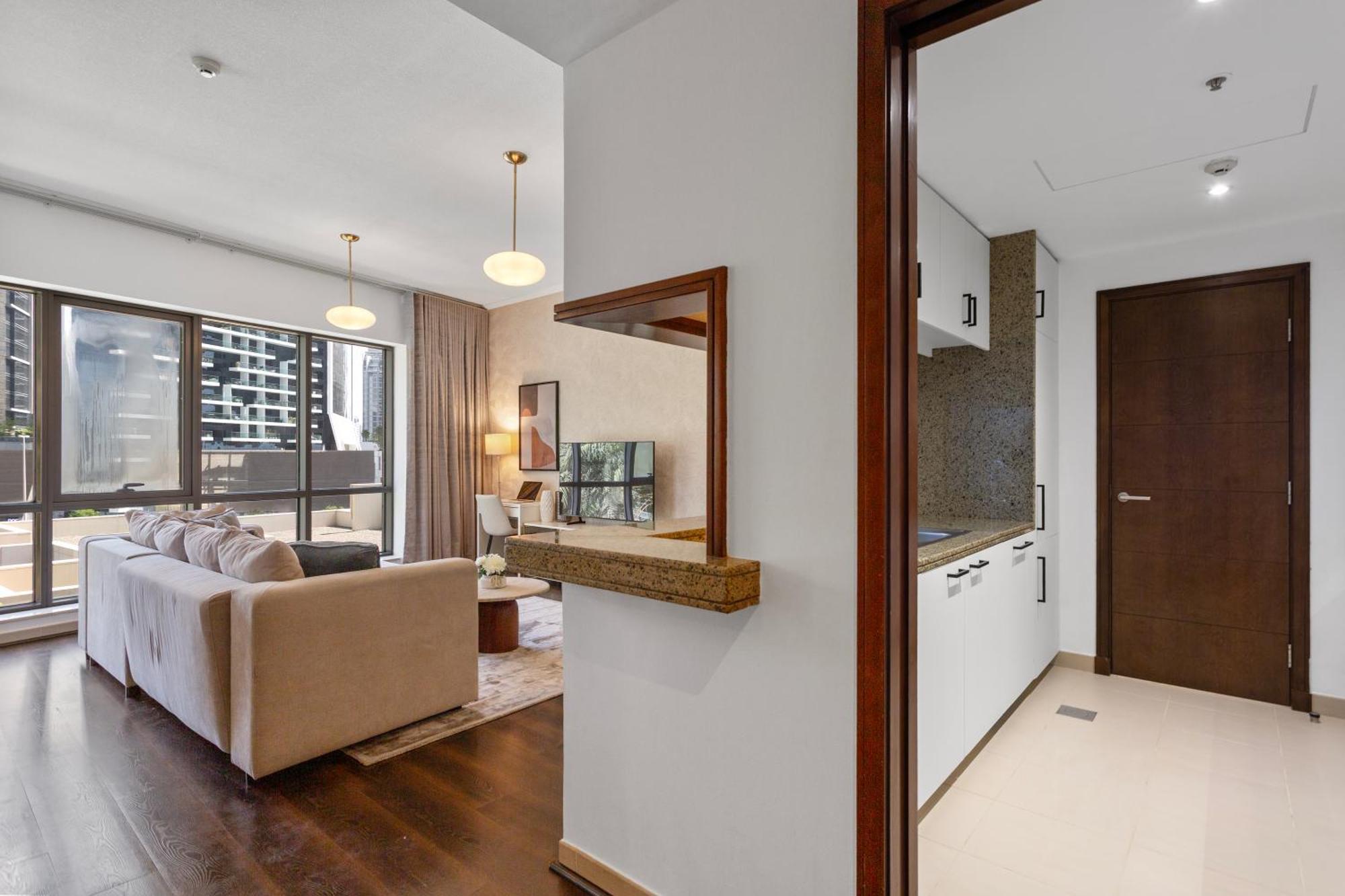 Apartment Exceptional 1-bedroom With Pool View In Downtown *