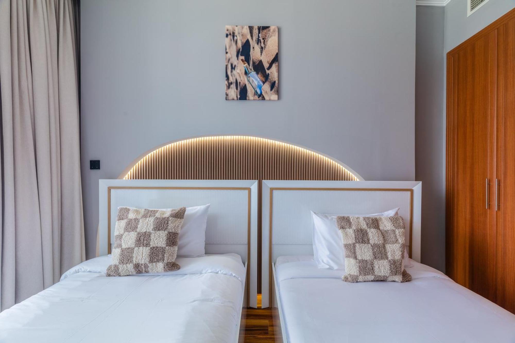 Apartment Luxury Marina View With Jacuzzi, Arcade & Balcony *