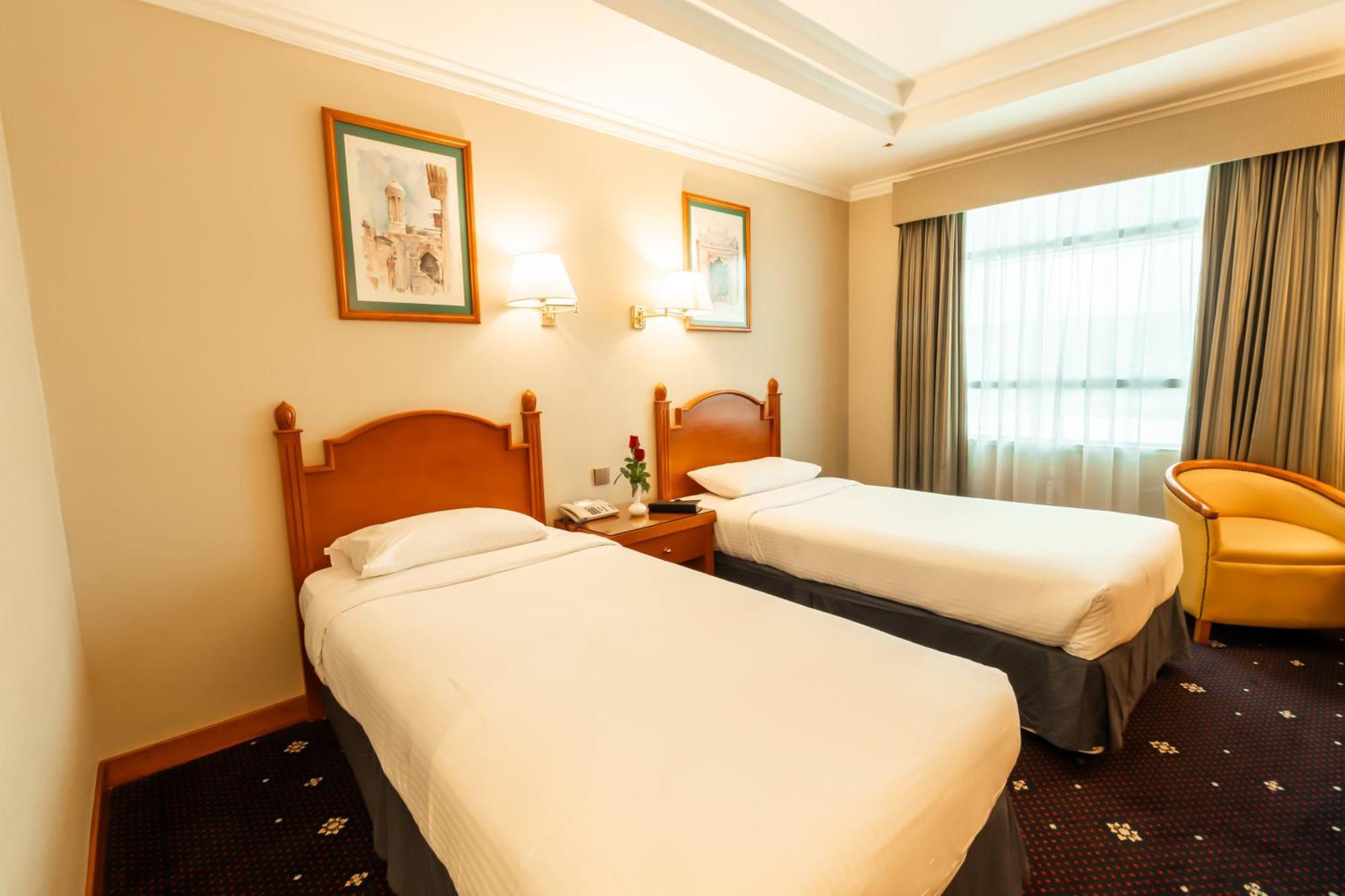 Sea View Hotel 4*