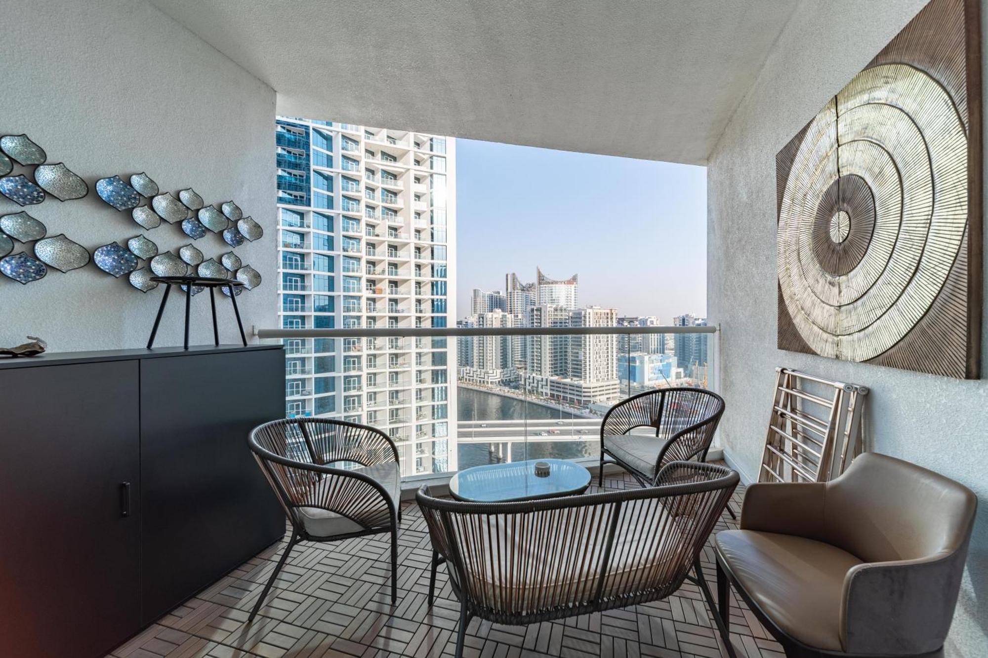 White Sage - Premium Furnished With Large Balcony Apartment
