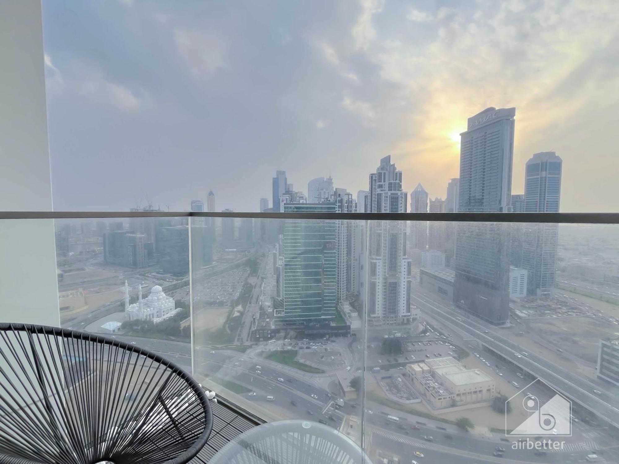 Burj Crown Luxury 2br I Balcony & Panoramic Views * Dubai
