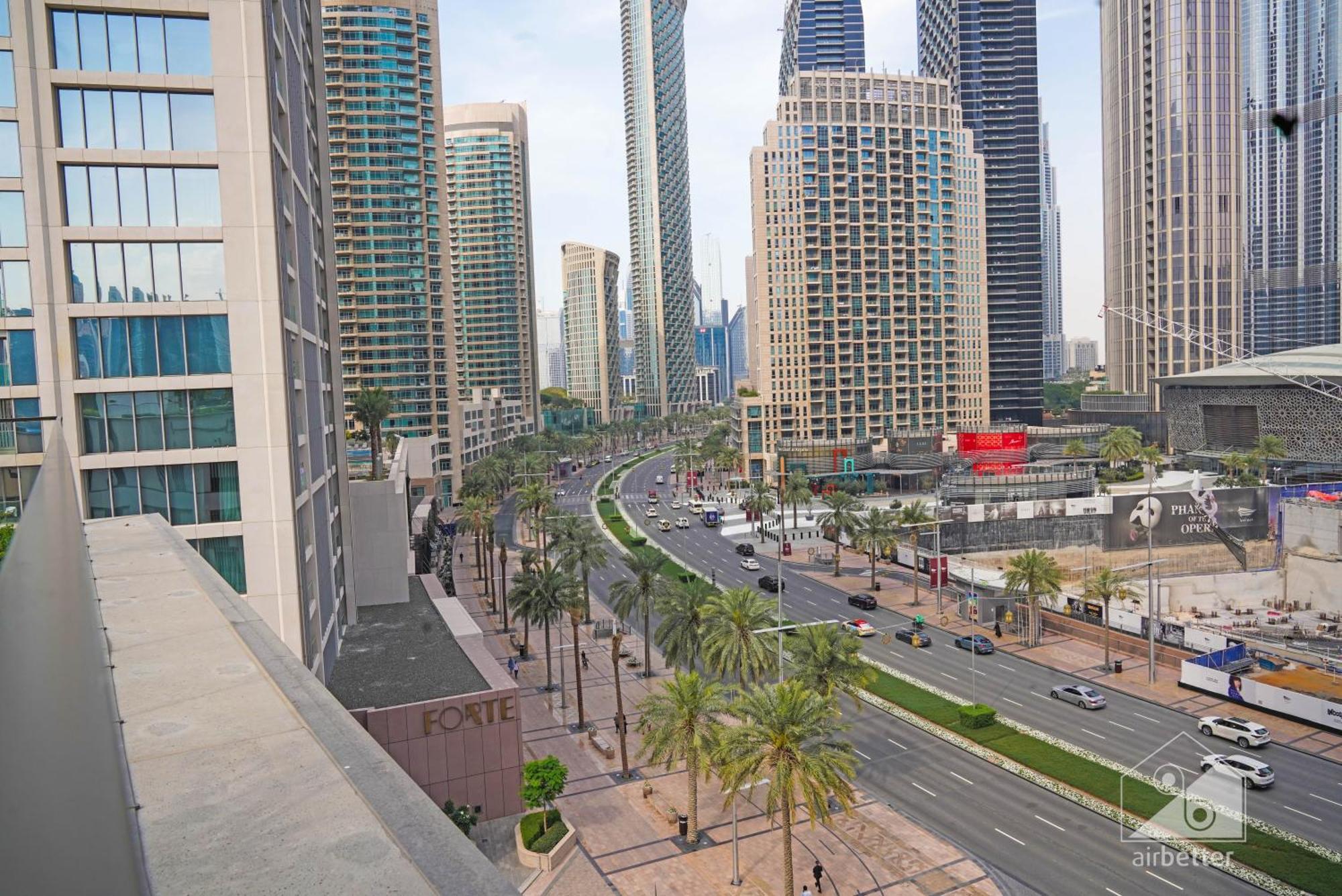 Burj Crown Luxury 2br I Balcony & Panoramic Views Apartment Dubai