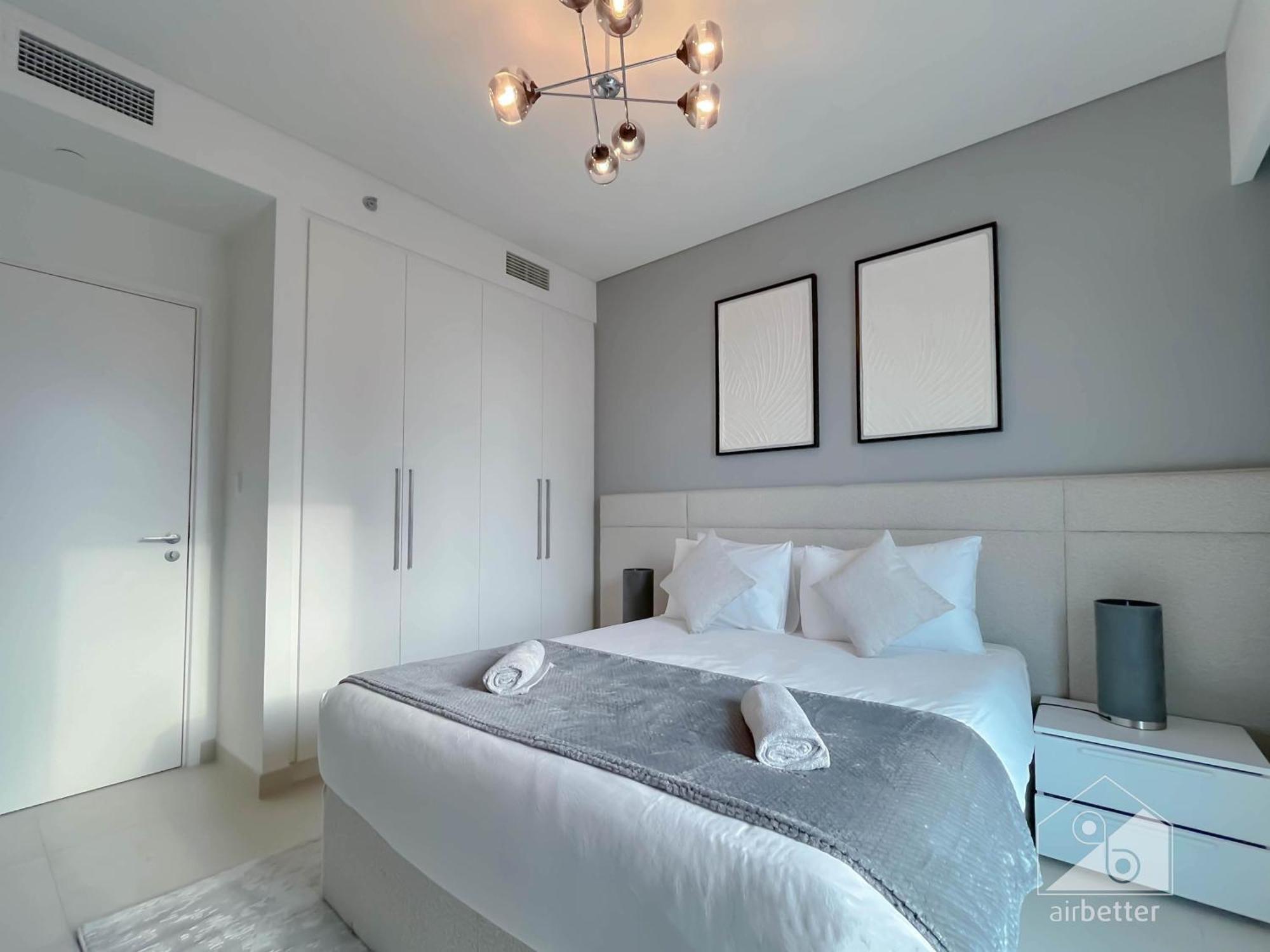 Burj Crown Luxury 2br I Balcony & Panoramic Views Apartment Dubai