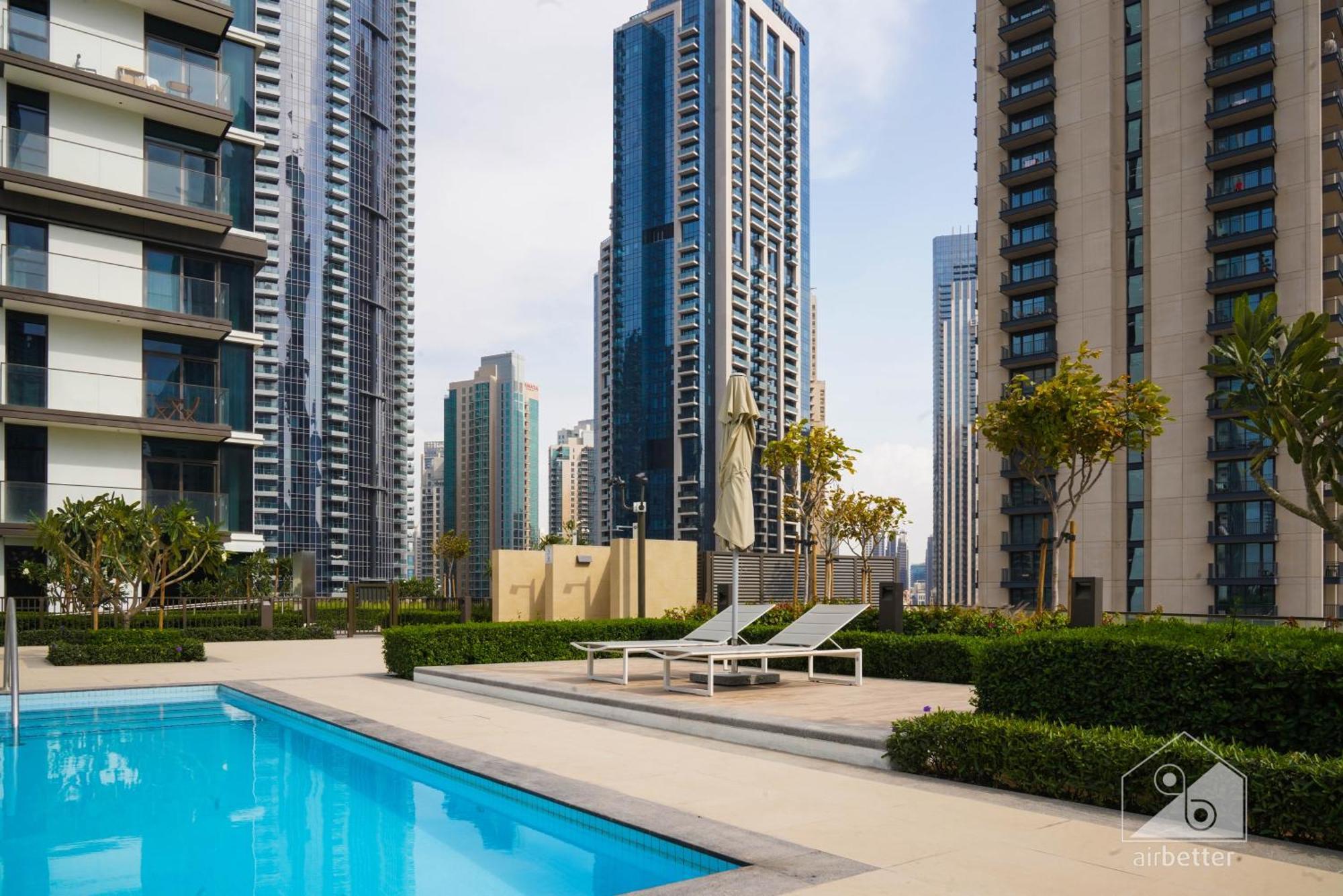 Burj Crown Luxury 2br I Balcony & Panoramic Views