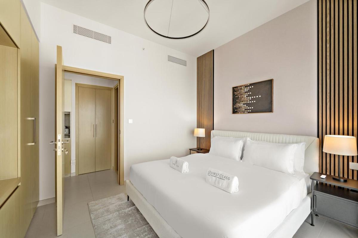 First Class 1br Iconic Views, Prime Address * Dubai