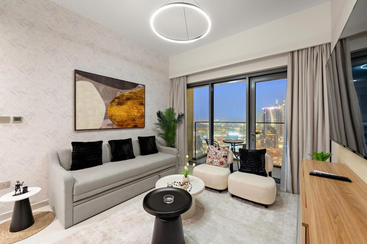 First Class 1br Iconic Views, Prime Address *