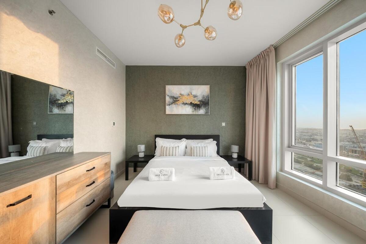 First Class 1br Sleek In The Sky Apartment