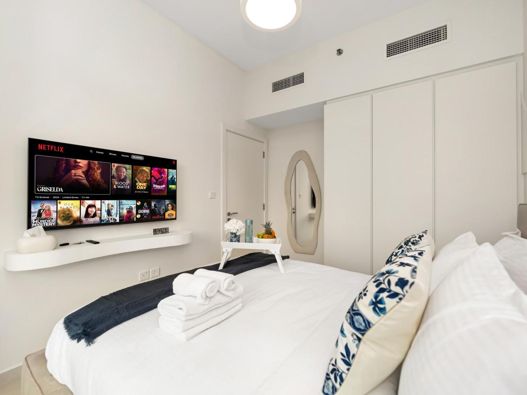 Apartment Luxury With Balcony & Full Burj Khalifa View By Dejaview *