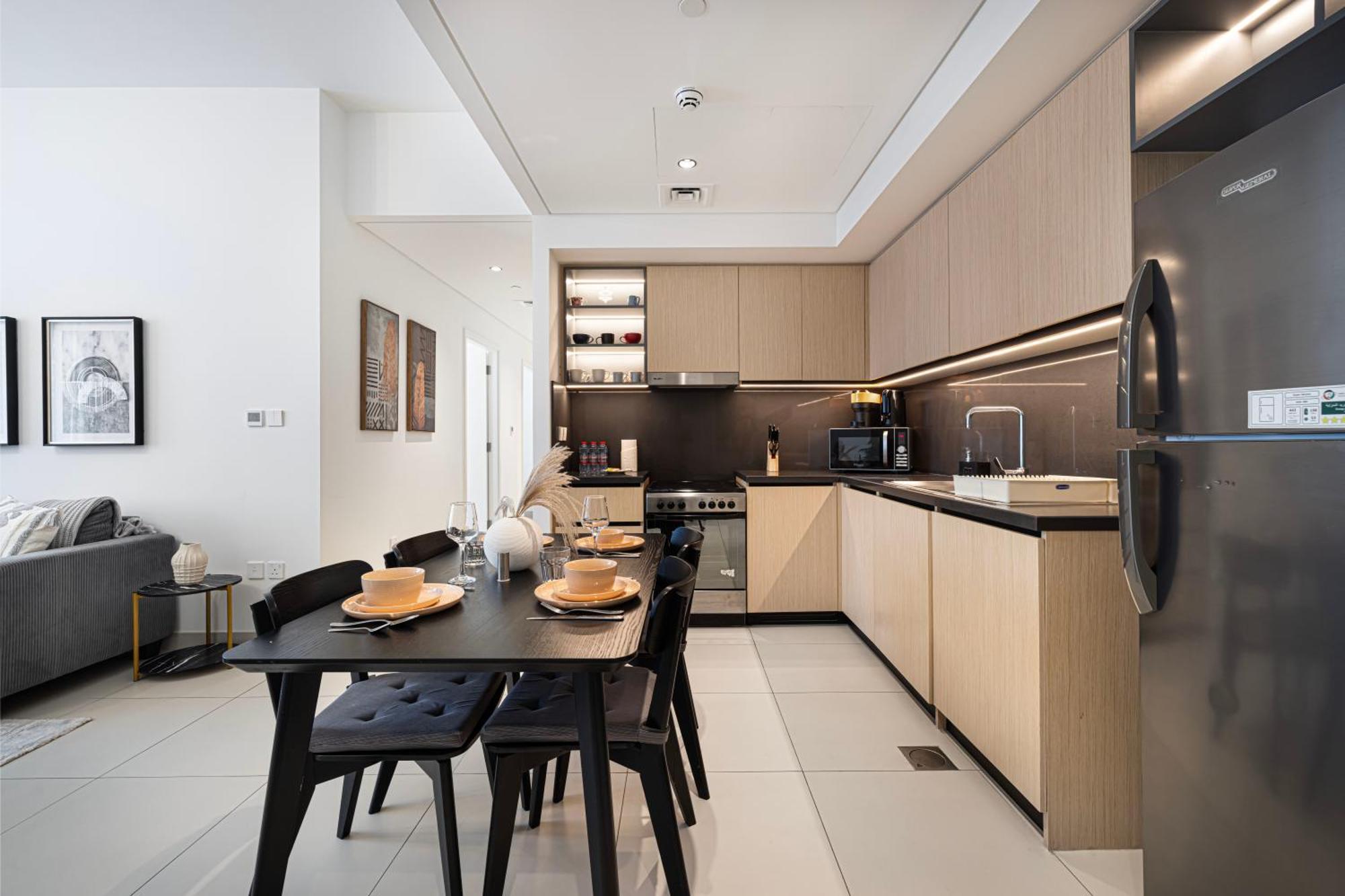Burj Crown Luxury 4 Bedroom, Balcony Views, 5 Min To Burj Khalifa *