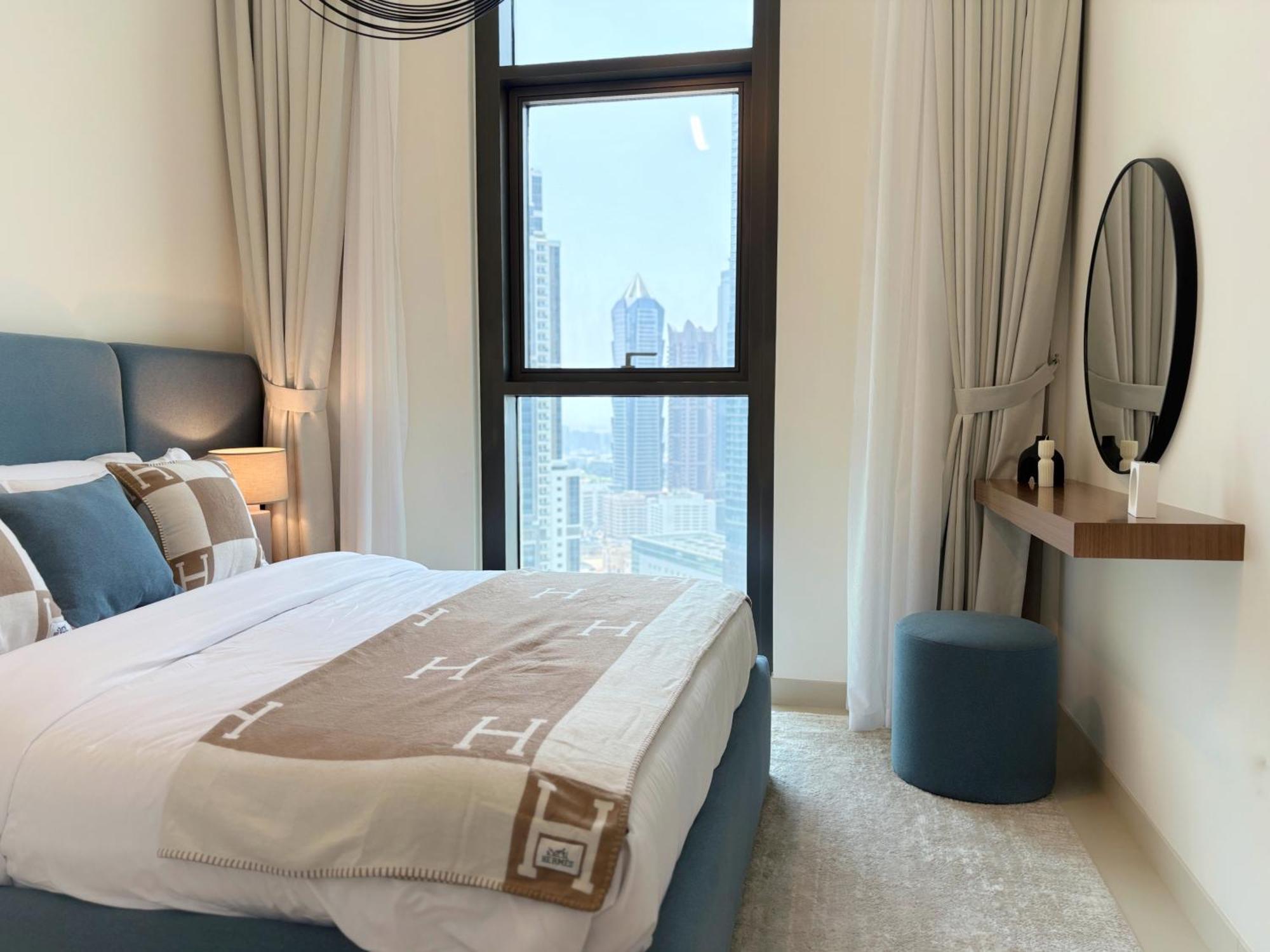 Apartment Outsdier - 1br In The Heart Of Downtown Sea View Walk To Burj & Mall Dubai