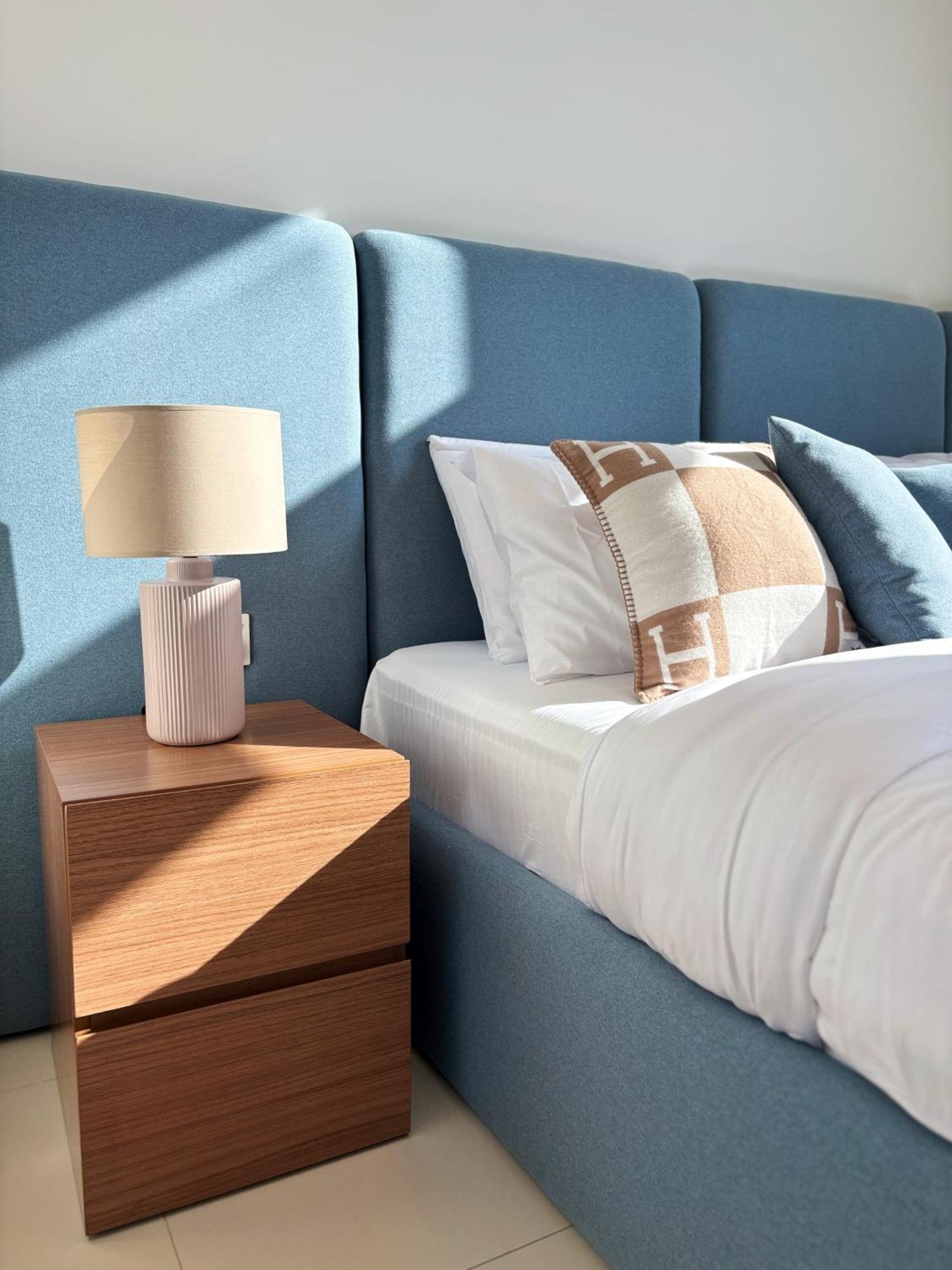 Outsdier - 1br In The Heart Of Downtown Sea View Walk To Burj & Mall