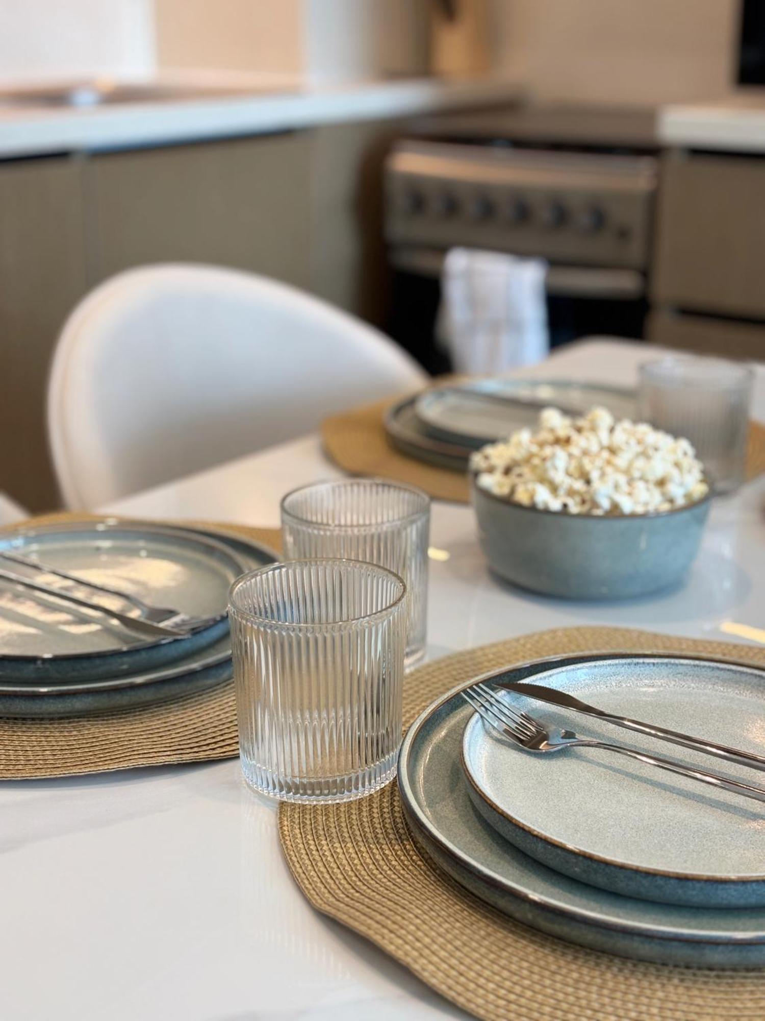 Apartment Outsdier - 1br In The Heart Of Downtown Sea View Walk To Burj & Mall *