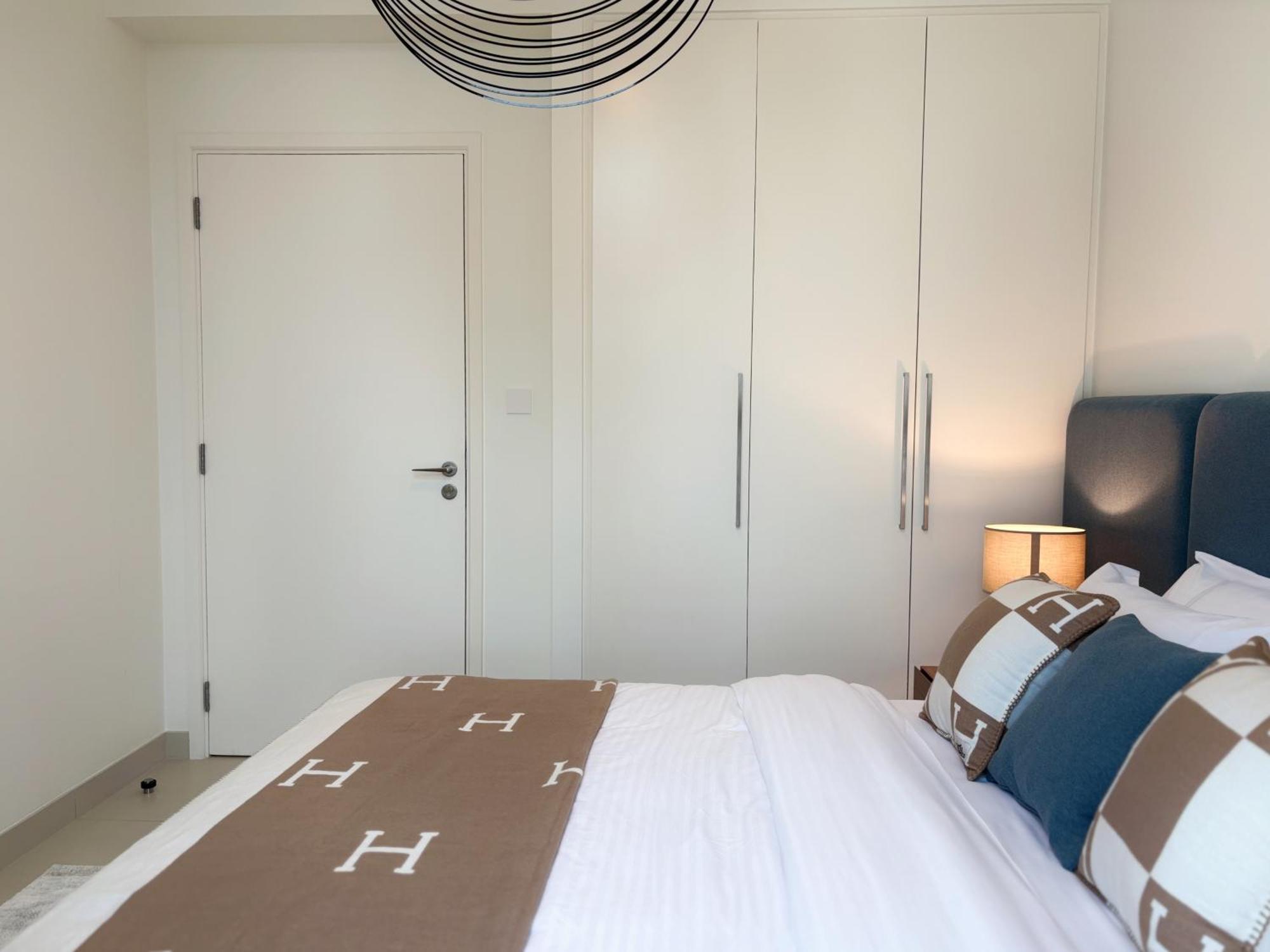Apartment Outsdier - 1br In The Heart Of Downtown Sea View Walk To Burj & Mall *