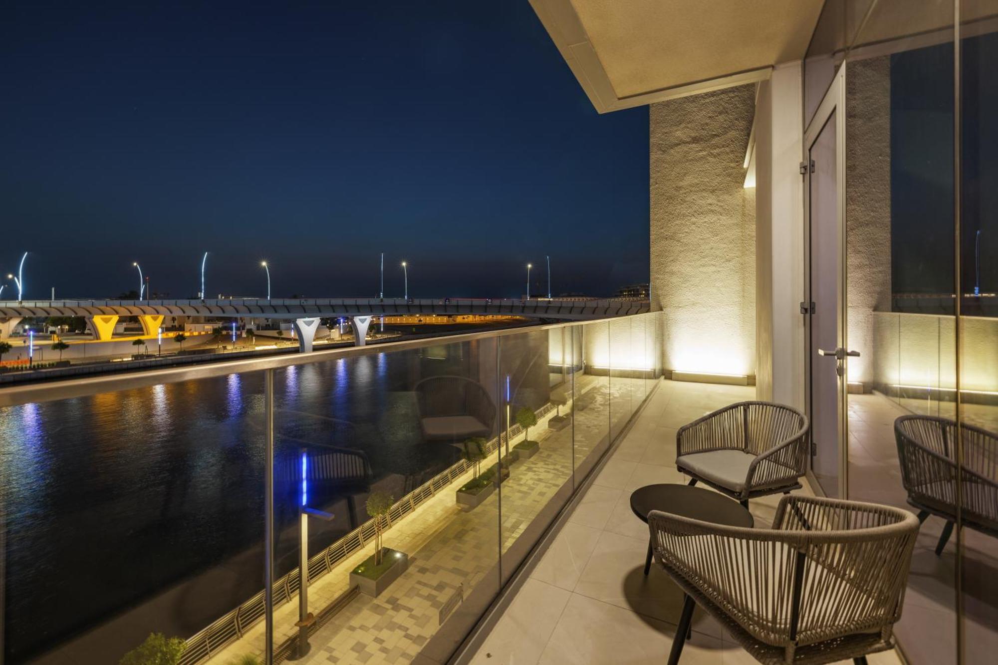 2br Canal Front B3, Canal Views Dubai