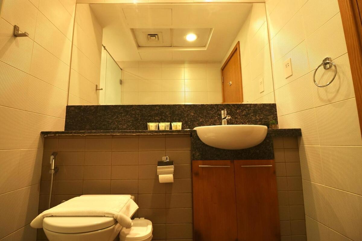 Nivis Find- Luxury 1 Bhk Nearby Mall Apartment Dubai