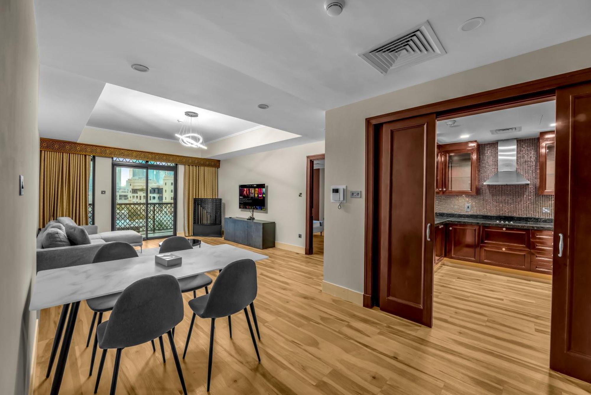 Front Burj Khalifa 2br In Old Town Community Apartment *
