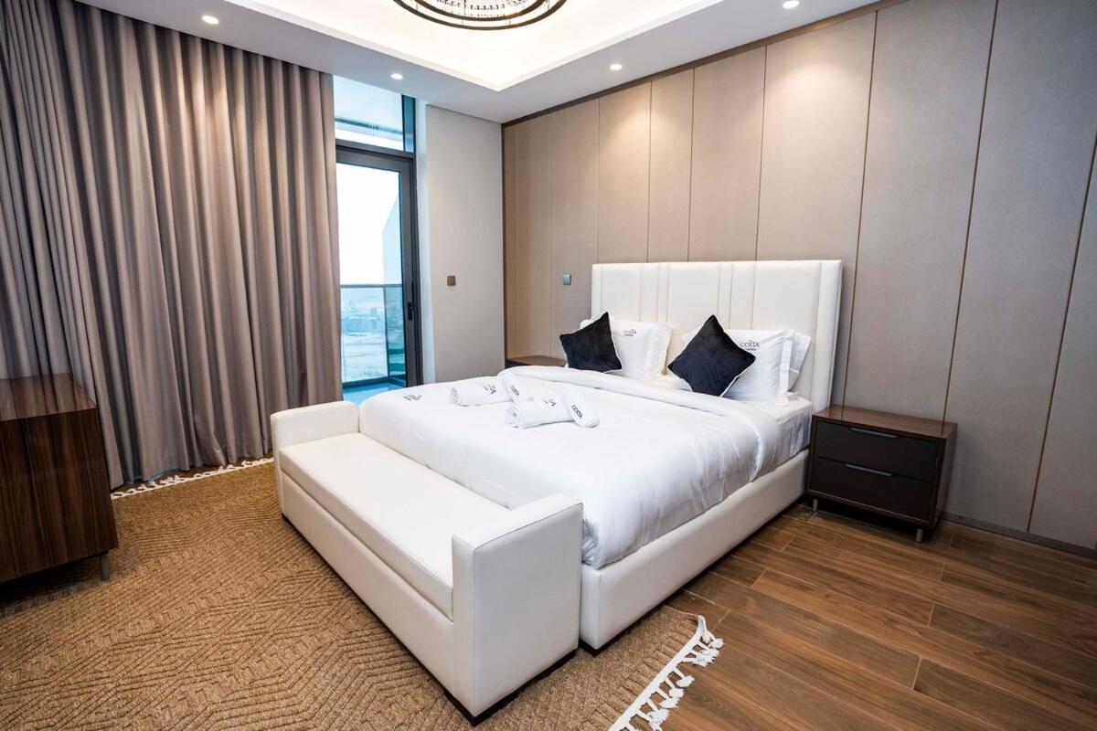 High-rise Comfort 2br In Nobles Tower In Apartment *
