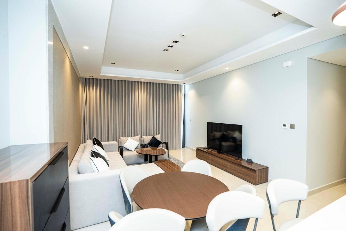 Apartment High-rise Comfort 2br In Nobles Tower In Dubai